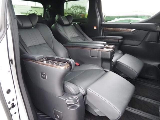 アルファード ３．５エグゼクティブラウンジＳ　法人ワンオーナー禁煙車　ＯＰ・モデリスタエアロ＆マフラー　ＯＰ・２ＳＲ　ＪＢＬメーカーナビ＆リヤエンタメ＆全周囲＆ＩＰＡ２　セーフティセンス　ＢＳＭ　Ｄインナーミラー　黒ナッパ革シート（30枚目）