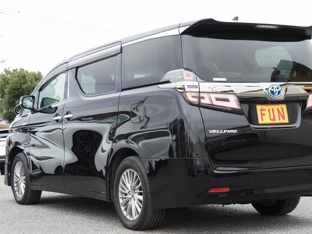 ヴェルファイアハイブリッド Ｘ　福祉車両サイドリフトアップ脱着電動　車椅子収納装置付　セーフティセンス　両自動　フラクセンファブリックシート　ツインモニター　バックカメラ　２眼ＬＥＤライト（13枚目）