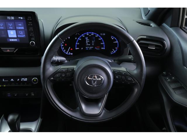 ヤリスクロス Ｚ　衝突被害軽減ブレーキ　レーダークルーズ　純正８インチＤＡ　バックカメラ　スマートキー　車線逸脱警報　オートハイビーム　クリアランスソナー　ＥＴＣ　パワーシート　シートヒーター　ステアリングヒーター　ドラレコ　ＬＥＤヘッドライト　横滑り防止装置　ワンオーナー（13枚目）