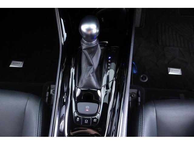 Ｃ－ＨＲ Ｇ　モード　ネロ　セーフティプラス　純正８インチＤＡナビ　全周囲カメラ　衝突被害軽減ブレーキ　ＢＳＭ　スマートキー　ＥＴＣ　レーダークルーズ　オートハイビーム　車線逸脱警報　クリアランスソナー　シートヒーター　前後ドラレコ　ＬＥＤヘッドライト　ワンオーナー（30枚目）