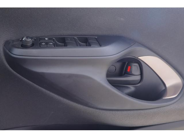 ヤリス Ｚ　衝突被害軽減ブレーキ　純正８インチＤＡナビ　バックカメラ　ＢＳＭ　スマートキー　ＥＴＣ　レーダークルーズ　オートハイビーム　車線逸脱警報　クリアランスソナー　シートヒーター　先行車発進告知機能　ＬＥＤライト　Ｂｌｕｅｔｏｏｔｈ接続　ドラレコ　横滑り防止装置（34枚目）