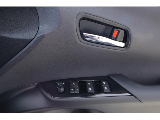 プリウス Aツーリングセレクション 衝突被害軽減ブレーキ 純正9型ナビ 地デジTV バックカメラ BSM レーダークルーズ スマートキー ETC クリアランスソナー 車線逸脱警報 オートハイビーム シートヒーター LEDヘッドライト ドラレコ 横滑り防止装置 ワンオーナー(35枚目)