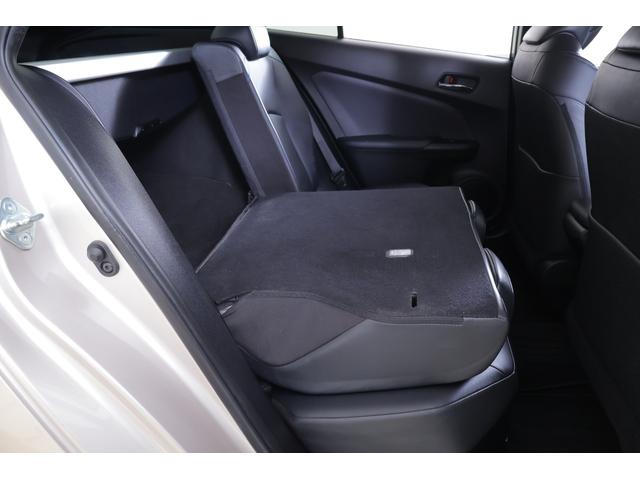 プリウス Aツーリングセレクション 衝突被害軽減ブレーキ 純正9型ナビ 地デジTV バックカメラ BSM レーダークルーズ スマートキー ETC クリアランスソナー 車線逸脱警報 オートハイビーム シートヒーター LEDヘッドライト ドラレコ 横滑り防止装置 ワンオーナー(40枚目)