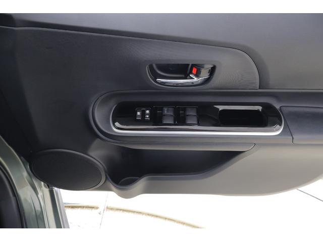 アクア クロスオーバー グラム 衝突被害軽減ブレーキ SDナビ地デジ バックカメラ スマートキー ETC オートハイビーム 車線逸脱警報 クリアランスソナー 電動格納ミラー 先行車発進お知らせ機能 Bluetooth接続 純正アルミ 前後ドラレコ 横滑り防止装置(33枚目)