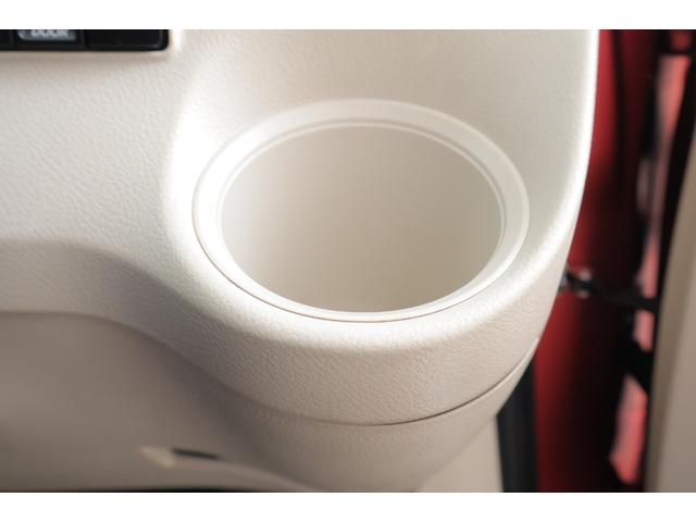 シエンタ ハイブリッドＸ　７インチ社外ナビ（ストラーダ）　Ｂｌｕｅｔｏｏｔｈ　ＣＤ，ＤＶＤ　フルセグ　シートヒータ　キーレスキー　ＥＴＣ　ワンオーナ　前後ドライブレコーダー（29枚目）