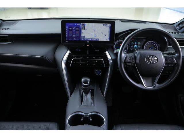 ハリアーハイブリッド Ｚ　レザーパッケージ　４ＷＤ　衝突被害軽減ブレーキ　ＢＳＭ　１２．３インチＪＢＬナビ地デジ　全周囲カメラ　レーダークルーズ　車線逸脱警報　クリアランスソナー　ＥＴＣ２．０　シートヒーター＆クール　ステアリングヒーター　パワーバックドア　デジタルミラー　ドラレコ（12枚目）