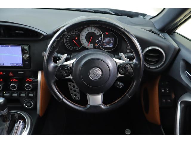 ８６ ＧＴリミテッド　純正ＳＤナビ　地デジＴＶ　バックカメラ　スマートキー　ＥＴＣ　シートヒーター　パドルシフト　前後ドラレコ　ＬＥＤヘッドライト　電動格納ミラー　Ｂｌｕｅｔｏｏｔｈ接続　トルセンＬＳＤ　純正アルミ　横滑り防止装置（13枚目）