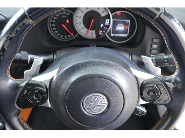 ８６ ＧＴリミテッド　純正ＳＤナビ　地デジＴＶ　バックカメラ　スマートキー　ＥＴＣ　シートヒーター　パドルシフト　前後ドラレコ　ＬＥＤヘッドライト　電動格納ミラー　Ｂｌｕｅｔｏｏｔｈ接続　トルセンＬＳＤ　純正アルミ　横滑り防止装置（17枚目）