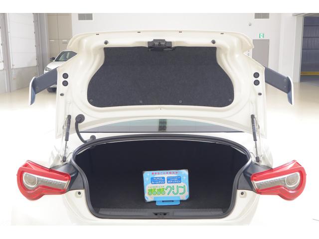 ８６ ＧＴリミテッド　純正ＳＤナビ　地デジＴＶ　バックカメラ　スマートキー　ＥＴＣ　シートヒーター　パドルシフト　前後ドラレコ　ＬＥＤヘッドライト　電動格納ミラー　Ｂｌｕｅｔｏｏｔｈ接続　トルセンＬＳＤ　純正アルミ　横滑り防止装置（35枚目）