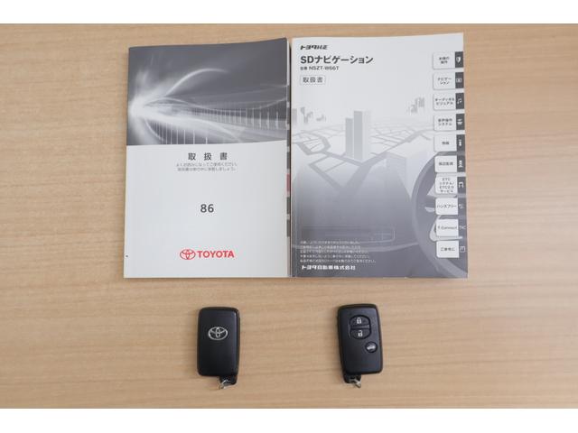 ８６ ＧＴリミテッド　純正ＳＤナビ　地デジＴＶ　バックカメラ　スマートキー　ＥＴＣ　シートヒーター　パドルシフト　前後ドラレコ　ＬＥＤヘッドライト　電動格納ミラー　Ｂｌｕｅｔｏｏｔｈ接続　トルセンＬＳＤ　純正アルミ　横滑り防止装置（43枚目）