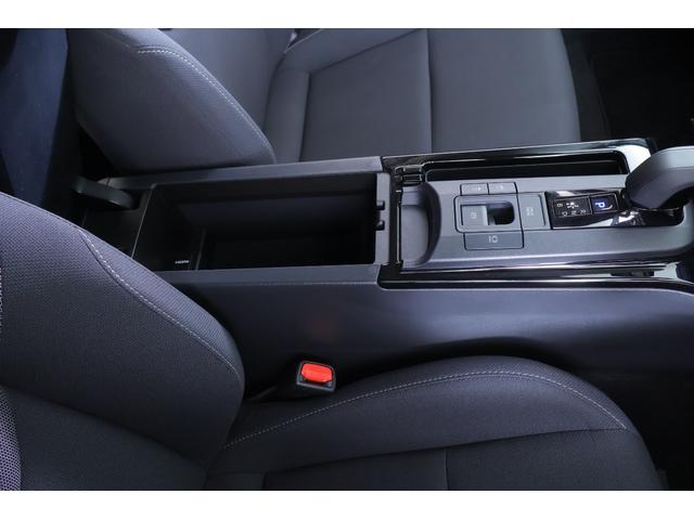 プリウス Ｕ　アドバンストパーク　純正１２．３インチＤＡ　地デジＴＶ　全周囲カメラ　衝突被害軽減ブレーキ　ＢＳＭ　レーダークルーズ　車線逸脱警報　ＥＴＣ２．０　シートヒーター　ステアリングヒーター　ＡＣ１００Ｖ－１５００Ｗ　クリアランスソナー　前後ドラレコ　ＬＥＤライト（38枚目）