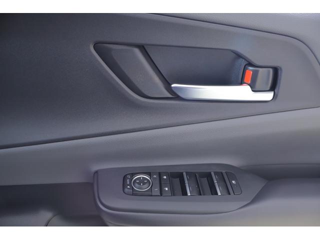 プリウス Ｕ　アドバンストパーク　純正１２．３インチＤＡ　地デジＴＶ　全周囲カメラ　衝突被害軽減ブレーキ　ＢＳＭ　レーダークルーズ　車線逸脱警報　ＥＴＣ２．０　シートヒーター　ステアリングヒーター　ＡＣ１００Ｖ－１５００Ｗ　クリアランスソナー　前後ドラレコ　ＬＥＤライト（41枚目）