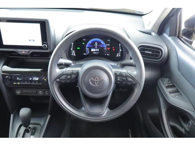 ヤリスクロス ハイブリッドU 衝突被害軽減ブレーキ レーダークルーズ 純正8インチDAナビ バックカメラ スマートキー ETC 車線逸脱警報 オートハイビーム HDMI クリアランスソナー 先行車発進告知機能 Bluetooth接続 横滑り防止装置(13枚目)