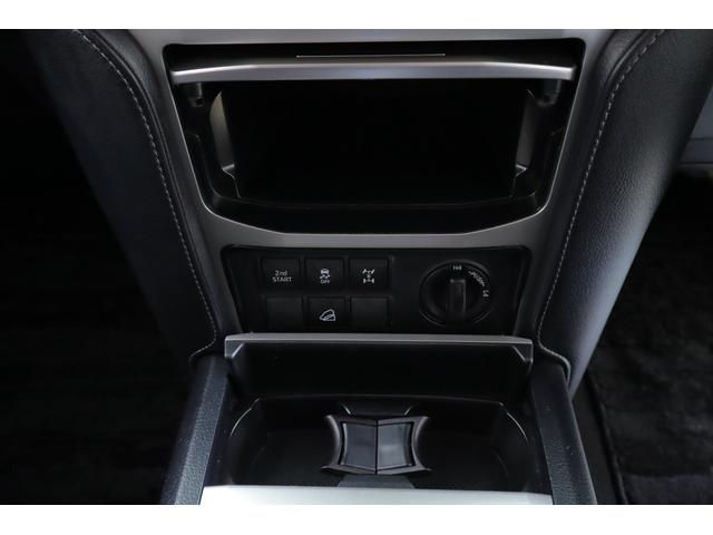 ランドクルーザープラド ＴＸ　Ｌパッケージ　４ＷＤ　衝突被害軽減ブレーキ　ＢＳＭ　純正９インチＤＡナビ　全周囲カメラ　スマートキー　ＥＴＣ２．０　レーダークルーズ　車線逸脱警報　オートハイビーム　本革　シートヒーター＆クール　クリアランスソナー　ＬＥＤヘッドライト　ワンオーナー（26枚目）