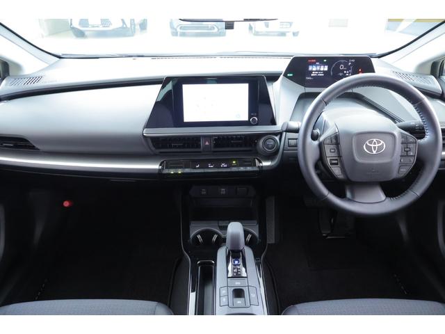 プリウス Ｕ　ディスプレイオーディオナビ　フルセグ　パノラミックビューモニター　スマートキー　ＬＥＤヘッドライト　ＥＴＣ２．０　トヨタセーフティセンス　純正１７インチアルミ　ドライブレコーダー　ハンドルヒーター（12枚目）