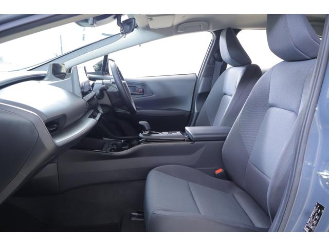 プリウス Ｕ　ディスプレイオーディオナビ　フルセグ　パノラミックビューモニター　スマートキー　ＬＥＤヘッドライト　ＥＴＣ２．０　トヨタセーフティセンス　純正１７インチアルミ　ドライブレコーダー　ハンドルヒーター（18枚目）