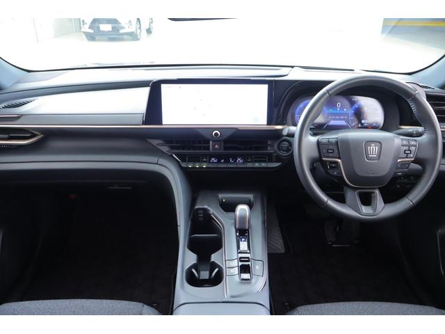 クラウンクロスオーバー Ｇアドバンスド　４ＷＤ　衝突被害軽減ブレーキ　前後ドラレコ　１２．３インチＤＡ　地デジＴＶ　全周囲カメラ　ＢＳＭ　レーダークルーズ　クリアランスソナー　車線逸脱警報　オートハイビーム　ＥＴＣ２．０　パワーシート　ＡＣ１００Ｖ－１５００Ｗ　パワートランク（12枚目）