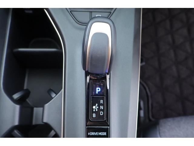 クラウンクロスオーバー Ｇアドバンスド　４ＷＤ　衝突被害軽減ブレーキ　前後ドラレコ　１２．３インチＤＡ　地デジＴＶ　全周囲カメラ　ＢＳＭ　レーダークルーズ　クリアランスソナー　車線逸脱警報　オートハイビーム　ＥＴＣ２．０　パワーシート　ＡＣ１００Ｖ－１５００Ｗ　パワートランク（31枚目）