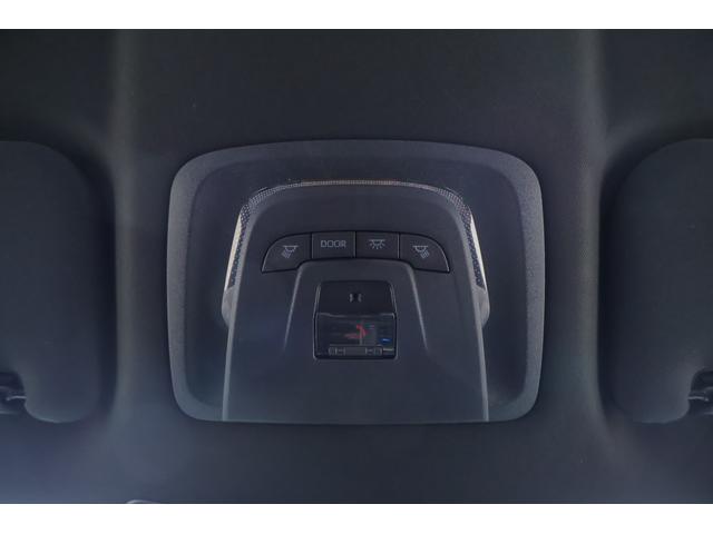 クラウンクロスオーバー Ｇアドバンスド　４ＷＤ　衝突被害軽減ブレーキ　前後ドラレコ　１２．３インチＤＡ　地デジＴＶ　全周囲カメラ　ＢＳＭ　レーダークルーズ　クリアランスソナー　車線逸脱警報　オートハイビーム　ＥＴＣ２．０　パワーシート　ＡＣ１００Ｖ－１５００Ｗ　パワートランク（37枚目）