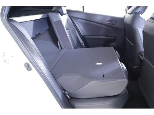 プリウス Ａツーリングセレクション　衝突被害軽減ブレーキ　純正９型ナビ　地デジＴＶ　バックカメラ　ＢＳＭ　レーダークルーズ　車線逸脱警報　スマートキー　ＥＴＣ　オートハイビーム　クリアランスソナー　シートヒーター　ＬＥＤヘッドライト　横滑り防止装置　ワンオーナー（41枚目）