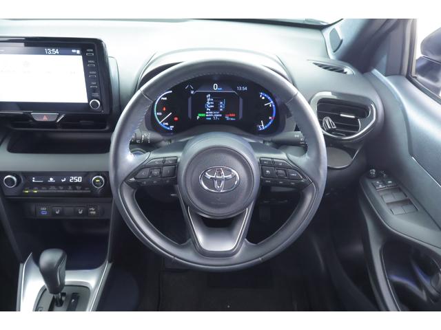 ヤリスクロス ハイブリッドZ ディスプレイオーディオ パノラミックビューモニター シートヒーター LEDヘッドライト スマートキー トヨタセーフティセンス ETC 純正18インチアルミ ワンオーナー ドライブレコーダー(16枚目)