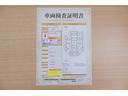 店頭にて、クルマの状態が一目で分かる検査証明書を公開中。トヨタ認定検査員が厳しく査定し、状態を点数と図解で表示しています。修復歴はもちろん、傷やヘコミの箇所や程度がご確認いただけます。