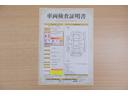 店頭にて、クルマの状態が一目で分かる検査証明書を公開中。トヨタ認定検査員が厳しく査定し、状態を点数と図解で表示しています。修復歴はもちろん、傷やヘコミの箇所や程度がご確認いただけます。