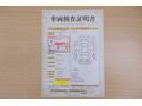 店頭にて、クルマの状態が一目で分かる検査証明書を公開中。トヨタ認定検査員が厳しく査定し、状態を点数と図解で表示しています。修復歴はもちろん、傷やヘコミの箇所や程度がご確認いただけます。