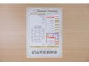 店頭にて、クルマの状態が一目で分かる検査証明書を公開中。トヨタ認定検査員が厳しく査定し、状態を点数と図解で表示しています。修復歴はもちろん、傷やヘコミの箇所や程度がご確認いただけます。