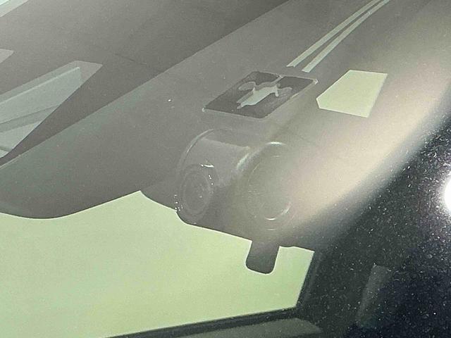 ロッキー プレミアムＧ　ＨＥＶ　バックカメラ付き　電動格納式ドアミラー　追従式クルーズコントロール　衝突被害軽減　盗難防止　衝突安全ボディ　Ｄレコ　アルミホイル　ＬＥＤライト　オートＬＥＤ　Ｓヒーター　記録簿　１オーナー　ナビＴＶ（4枚目）