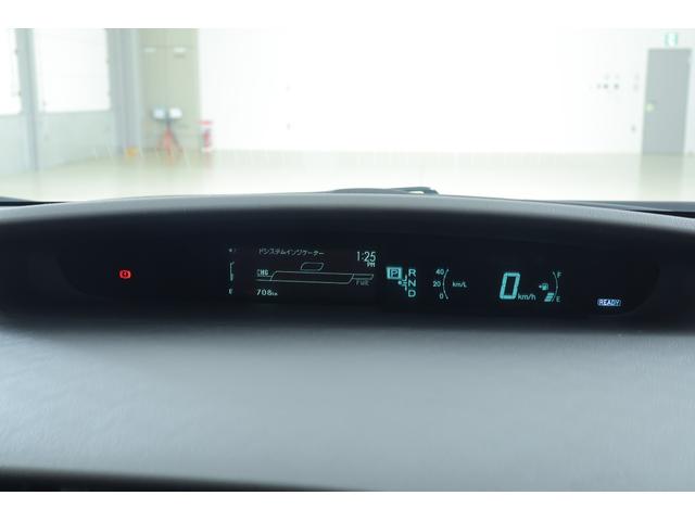 プリウス Ｌ　純正ＳＤナビ　地デジＴＶ　バックカメラ　ＥＴＣ　スマートキー　加速抑制システム　ドライブレコーダー　横滑り防止装置　ＴＯＹＯＴＡ認定中古車（11枚目）