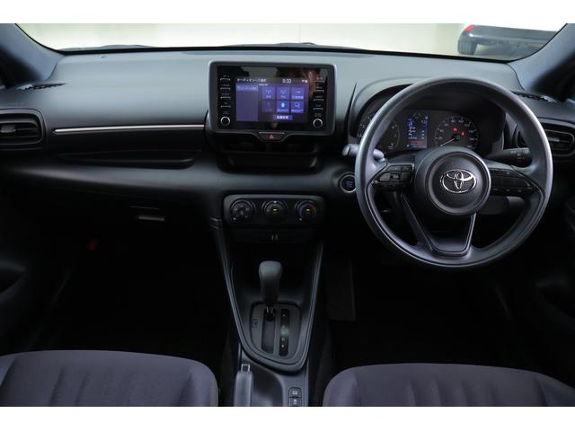 ヤリス Ｘ　衝突被害軽減ブレーキ　純正７インチＤＡ　バックカメラ　スマートキー　ＥＴＣ　車線逸脱警報　オートハイビーム　先行車発進告知機能　クリアランスソナー　Ｂｌｕｅｔｏｏｔｈ接続　ドライブレコーダー　電動格納ミラー　横滑り防止装置　ワンオーナー（12枚目）