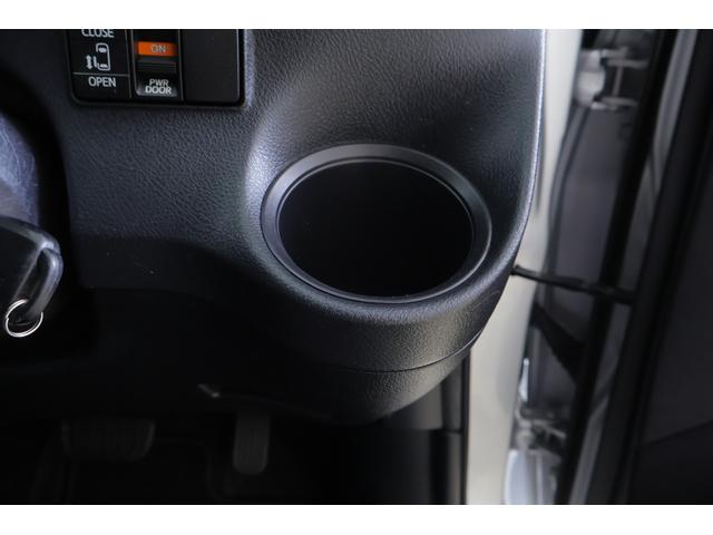 シエンタ ハイブリッド　ファンベースＸ　衝突被害軽減ブレーキ　純正ＳＤナビＴＶ　バックカメラ　キーレス　ＥＴＣ　オートハイビーム　車線逸脱警報　クリアランスソナー　片側電動ドア　先行車発進告知機能　Ｂｌｕｅｔｏｏｔｈ接続　横滑り防止装置（28枚目）