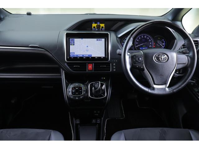 エスクァイア ハイブリッドGiプレミアムパッケジブラックテーラード 衝突被害軽減ブレーキ 純正9型ナビ 地デジTV バックカメラ 後席モニター ETC クルコン オートハイビーム 車線逸脱警報 クリアランスソナー シートヒーター ステアリングヒーター 前後ドラレコ(12枚目)