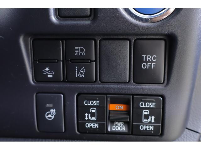 エスクァイア ハイブリッドGiプレミアムパッケジブラックテーラード 衝突被害軽減ブレーキ 純正9型ナビ 地デジTV バックカメラ 後席モニター ETC クルコン オートハイビーム 車線逸脱警報 クリアランスソナー シートヒーター ステアリングヒーター 前後ドラレコ(27枚目)