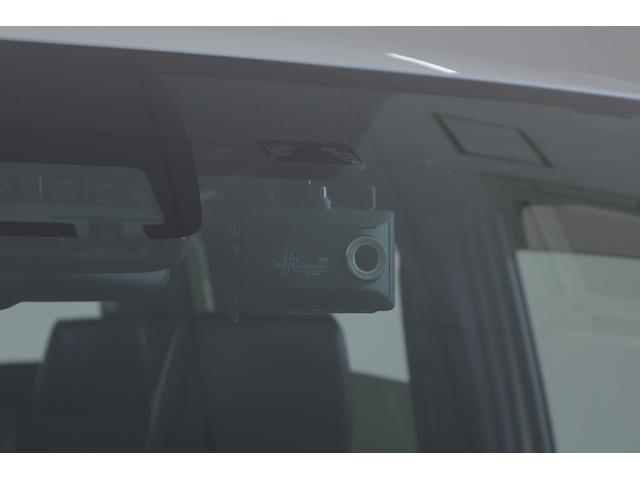 エスクァイア ハイブリッドGiプレミアムパッケジブラックテーラード 衝突被害軽減ブレーキ 純正9型ナビ 地デジTV バックカメラ 後席モニター ETC クルコン オートハイビーム 車線逸脱警報 クリアランスソナー シートヒーター ステアリングヒーター 前後ドラレコ(33枚目)