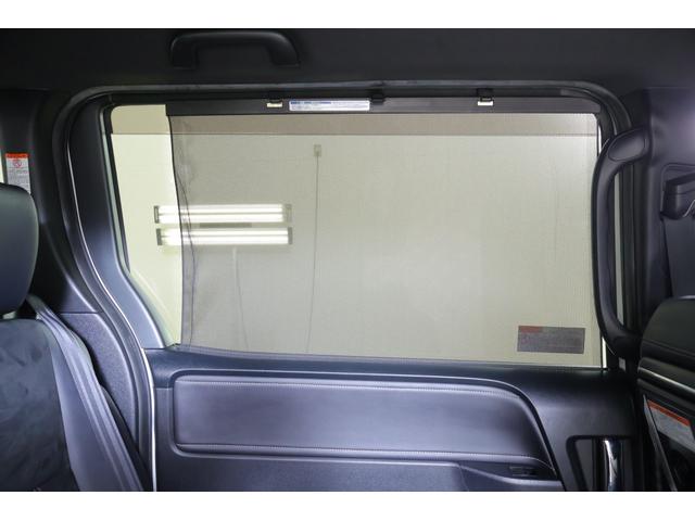 エスクァイア ハイブリッドGiプレミアムパッケジブラックテーラード 衝突被害軽減ブレーキ 純正9型ナビ 地デジTV バックカメラ 後席モニター ETC クルコン オートハイビーム 車線逸脱警報 クリアランスソナー シートヒーター ステアリングヒーター 前後ドラレコ(42枚目)