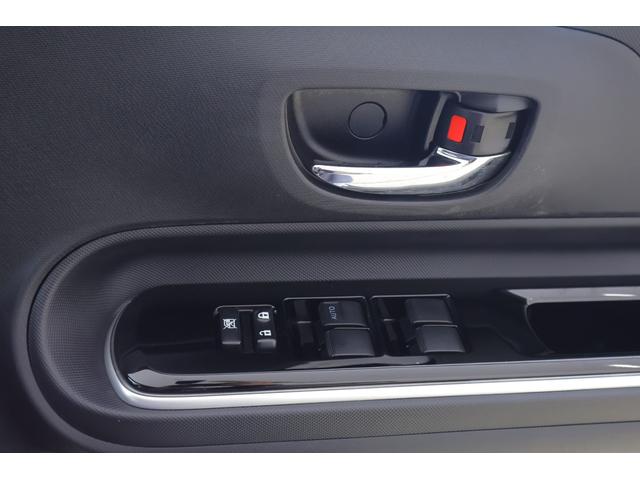 アクア G ウェルキャブ 助手席回転シート車 Aタイプ 衝突被害軽減ブレーキ オートハイビーム 車線逸脱警報 クルーズコントロール 先行車発進告知機能 キーレス LEDヘッドライト 電動格納ミラー Bluetooth接続 横滑り防止装置 ワンオーナー(23枚目)