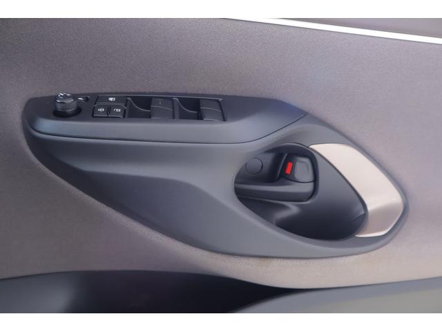 ヤリス ハイブリッドZ 衝突被害軽減ブレーキ 純正8インチDAナビ 全周囲カメラ スマートキー ETC2.0 レーダークルーズ オートハイビーム 車線逸脱警報 クリアランスソナー シートヒーター 前後ドラレコ LEDヘッドライト Bluetooth接続 ワンオーナー(34枚目)