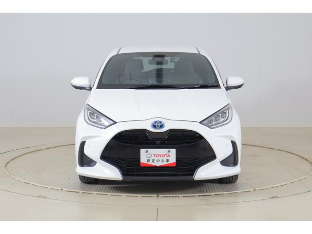 ヤリス ハイブリッドZ 衝突被害軽減ブレーキ 純正8インチDAナビ 全周囲カメラ スマートキー ETC2.0 レーダークルーズ オートハイビーム 車線逸脱警報 クリアランスソナー シートヒーター 前後ドラレコ LEDヘッドライト Bluetooth接続 ワンオーナー(42枚目)