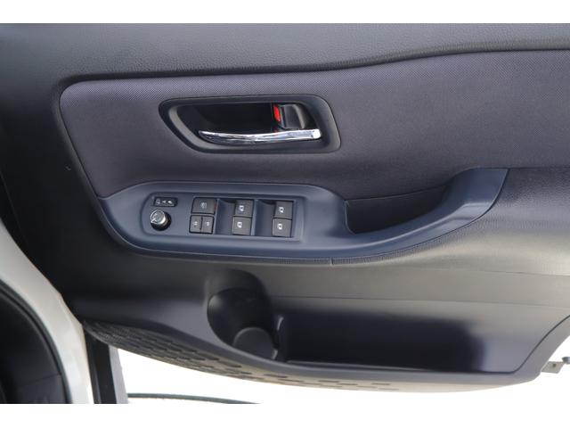 ヴォクシー ＺＳ　煌　ＳＤナビ地デジＴＶ　バックカメラ　後席フリップダウンモニター　スマートキー　ＥＴＣ　両側電動スライドドア　ＬＥＤヘッドライト　Ｂｌｕｅｔｏｏｔｈ接続　アイドリングストップ　純正アルミ　横滑り防止装置（30枚目）