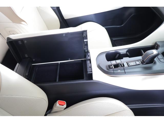 クラウンクロスオーバー Gアドバンスド・レザーパッケージ 4WD 12.3インチDA 地デジTV 全周囲カメラ BSM 衝突被害軽減ブレーキ レーダークルーズ クリアランスソナー ETC シートヒーター&クール パワーバックドア AC100V-1500W 前後ドラレコ 4眼LEDライト(37枚目)