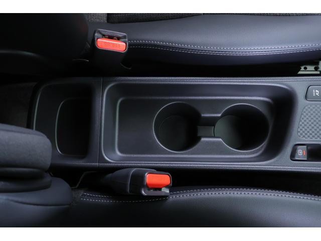 ヤリスクロス ハイブリッドＺ　衝突被害軽減ブレーキ　レーダークルーズ　８インチＤＡナビ　地デジＴＶ　バックカメラ　ＥＴＣ２．０　車線逸脱警報　オートハイビーム　クリアランスソナー　パワーシート　シートヒーター　ステアリングヒーター　ＡＣ１００Ｖ－１５００Ｗ　ワンオーナー（31枚目）