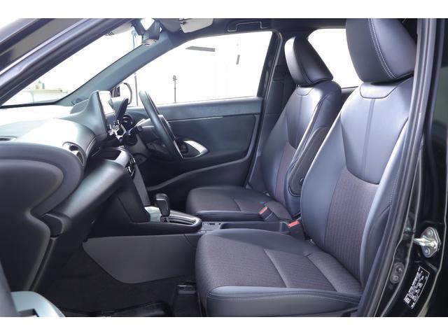 ヤリスクロス ハイブリッドＺ　衝突被害軽減ブレーキ　レーダークルーズ　８インチＤＡナビ　地デジＴＶ　バックカメラ　ＥＴＣ２．０　車線逸脱警報　オートハイビーム　クリアランスソナー　パワーシート　シートヒーター　ステアリングヒーター　ＡＣ１００Ｖ－１５００Ｗ　ワンオーナー（35枚目）