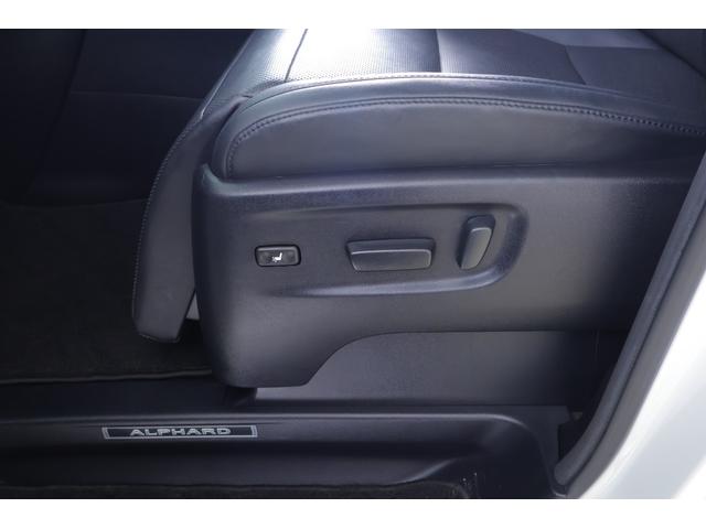 アルファード ２．５Ｓ　Ｃパッケージ　ＴＲＤエアロ　衝突被害軽減ブレーキ　純正１０インチナビ　地デジＴＶ　バックカメラ　後席モニター　ＥＴＣ　レーダークルーズ　シートヒーター＆クール　ステアリングヒーター　クリアランスソナー　車線逸脱警報　ドラレコ　パワーバックドア（40枚目）