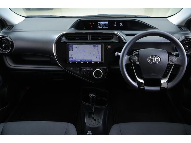 アクア Ｓスタイルブラック　衝突被害軽減ブレーキ　純正９インチナビ　地デジＴＶ　バックカメラ　スマートキー　ＥＴＣ　オートハイビーム　車線逸脱警報　クリアランスソナー　先行車発進告知機能　シートヒーター　ドラレコ　Ｂｌｕｅｔｏｏｔｈ接続　ＬＥＤライト　横滑り防止装置（12枚目）