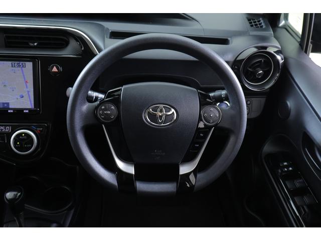 アクア Ｓスタイルブラック　衝突被害軽減ブレーキ　純正９インチナビ　地デジＴＶ　バックカメラ　スマートキー　ＥＴＣ　オートハイビーム　車線逸脱警報　クリアランスソナー　先行車発進告知機能　シートヒーター　ドラレコ　Ｂｌｕｅｔｏｏｔｈ接続　ＬＥＤライト　横滑り防止装置（13枚目）