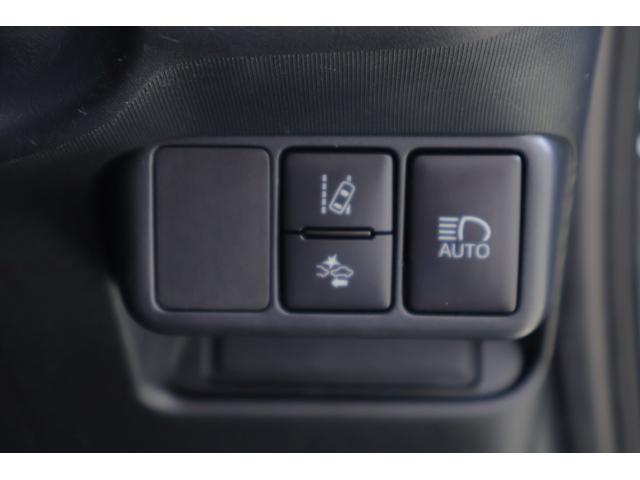 アクア Ｓスタイルブラック　衝突被害軽減ブレーキ　純正９インチナビ　地デジＴＶ　バックカメラ　スマートキー　ＥＴＣ　オートハイビーム　車線逸脱警報　クリアランスソナー　先行車発進告知機能　シートヒーター　ドラレコ　Ｂｌｕｅｔｏｏｔｈ接続　ＬＥＤライト　横滑り防止装置（27枚目）