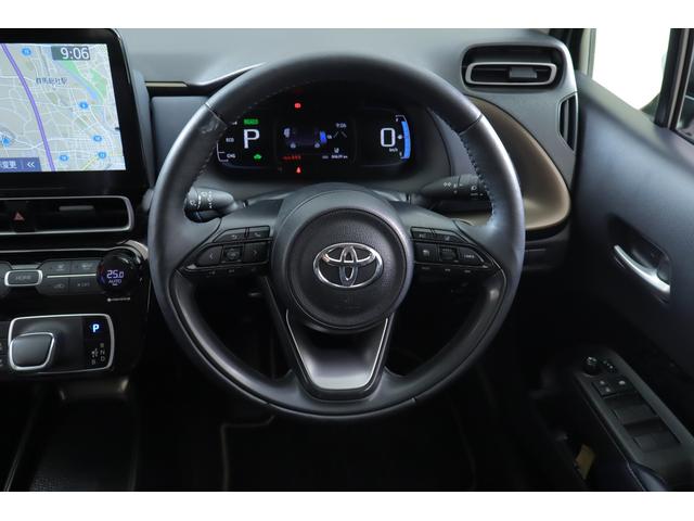 アクア Ｚ　衝突被害軽減ブレーキ　ＢＳＭ　純正１０．５インチＤＡナビ　バックカメラ　スマートキー　レーダークルーズ　オートハイビーム　ＥＴＣ２．０　車線逸脱警報　クリアランスソナー　ＡＣ１００Ｖ１５００Ｗ　シートヒーター　ステアリングヒーター　ＬＥＤライト　ワンオーナー（13枚目）