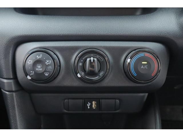 ヤリス Ｘ　衝突被害軽減ブレーキ　車線逸脱警報　クリアランスソナー　純正ディスプレイオーディオナビ　オートハイビーム　先行車発進告知機能　キーレス　Ｂｌｕｅｔｏｏｔｈ接続　純正ＤＶＤプレイヤー　電動格納ミラー　横滑り防止装置（21枚目）